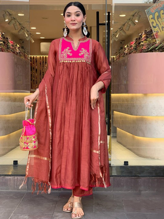 Women Regular Kurta with Trousers & With Dupatta