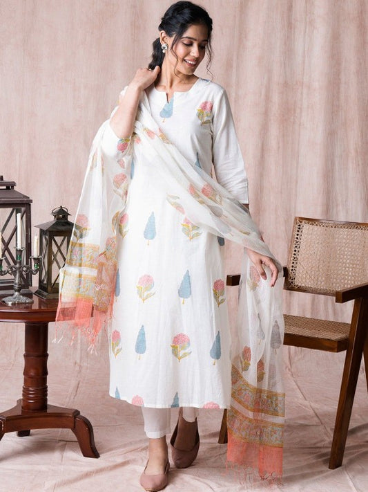 Women Floral Printed Regular Kurta with Trousers & With Dupatta