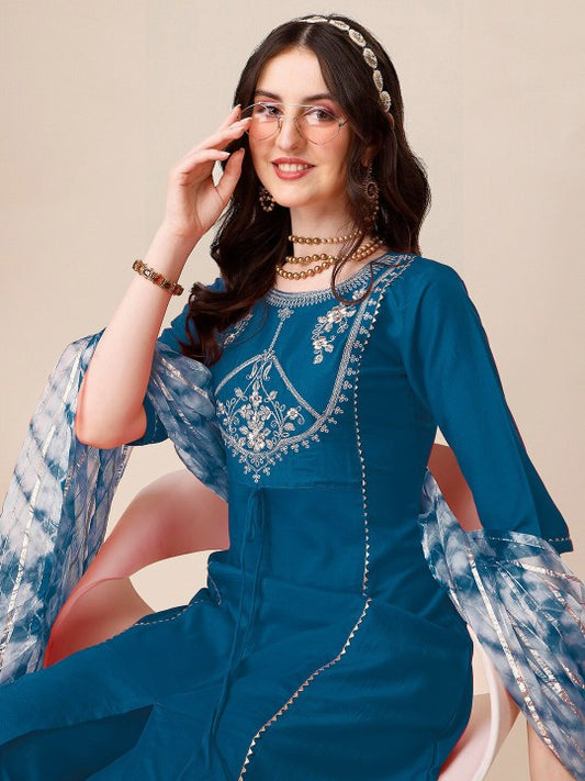 Ethnic Motifs Yoke Design Thread Work Detail A-Line Kurta & Trouser With Dupatta