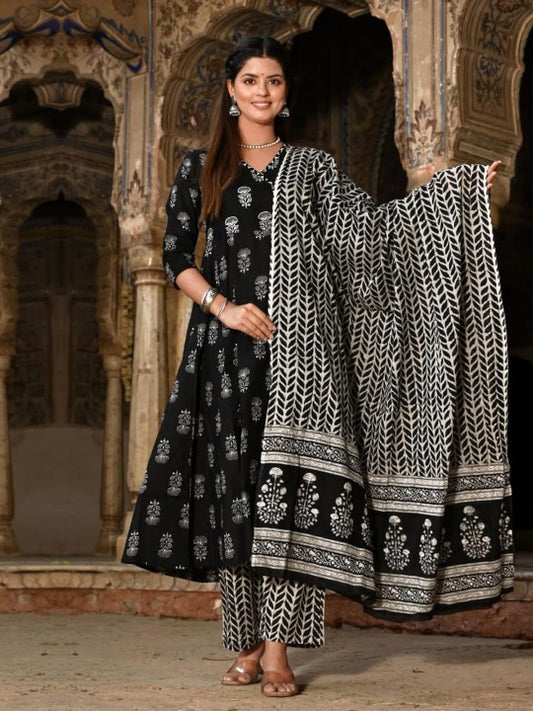 Women Floral Printed Regular Kurta with Trousers & With Dupatta