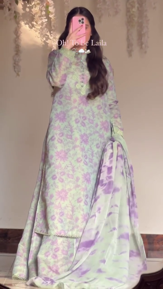 Women Floral Printed Regular Kurta with Trousers & With Dupatta